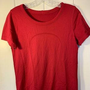 Lululemon short sleeve shirt